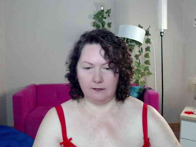 milf-hornys webcam