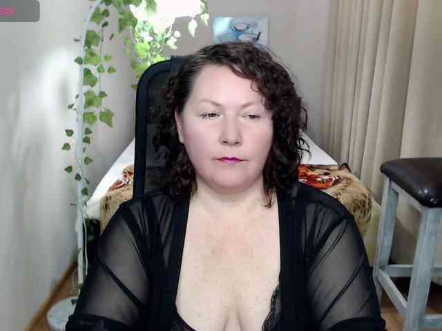 milf-hornys webcam