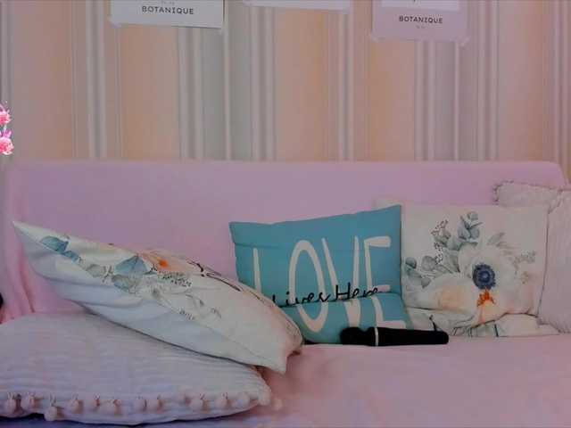 Winaria's BongaCams show and profile