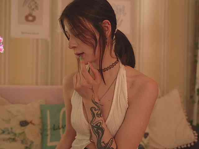 free nude cam Winaria