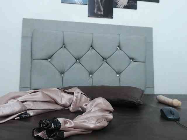 pamelaat2200 Live Webcam on BongaCams