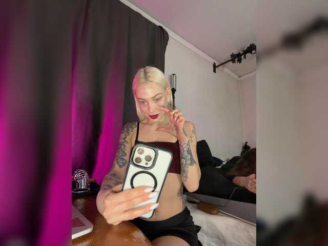 Alina666Mistress's BongaCams show and profile