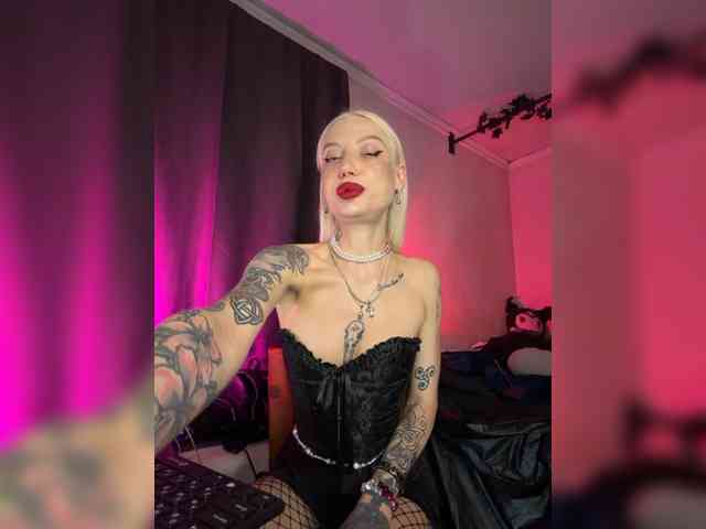 Alina666Mistress webcam