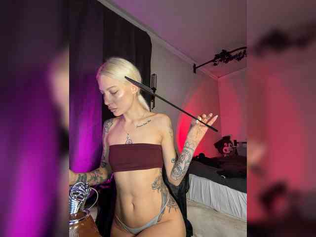 Alina666Mistress webcam