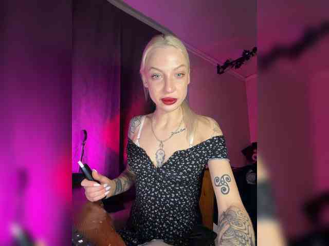 Alina666Mistress webcam