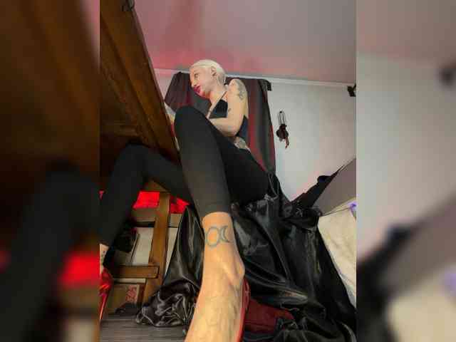 Alina666Mistress webcam