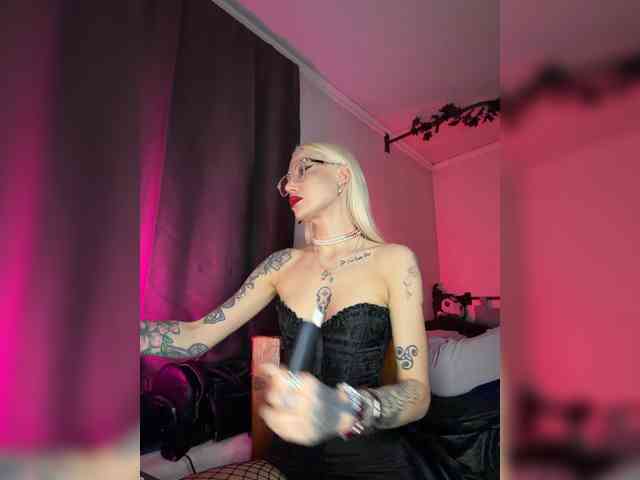 Alina666Mistress webcam