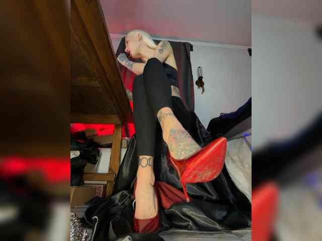 Alina666Mistress webcam