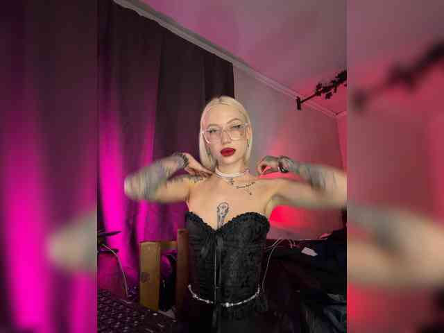 Alina666Mistress webcam