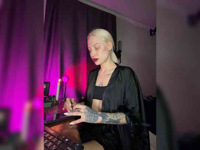 Alina666Mistress webcam