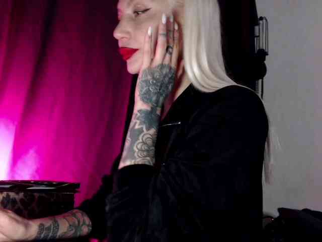 Alina666Mistress webcam