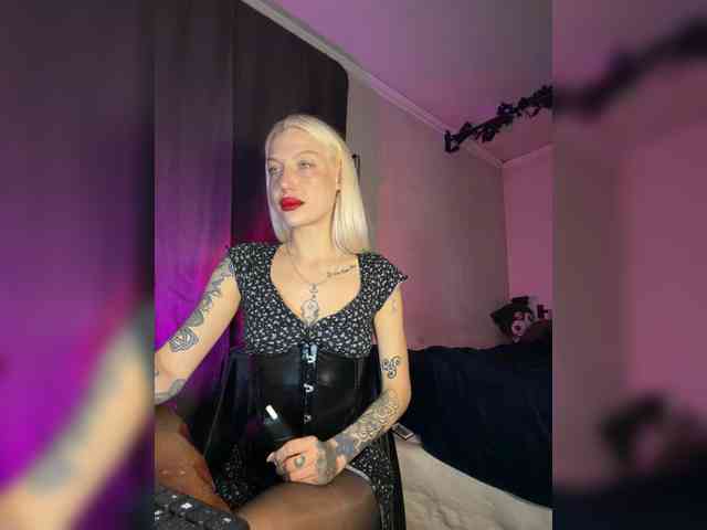 Alina666Mistress webcam