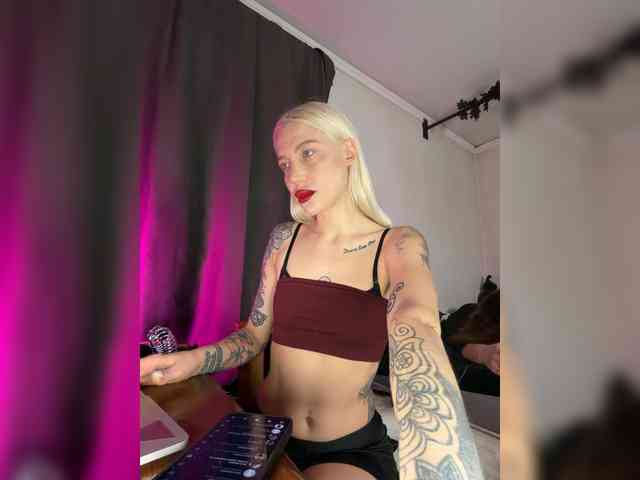 Alina666Mistress webcam