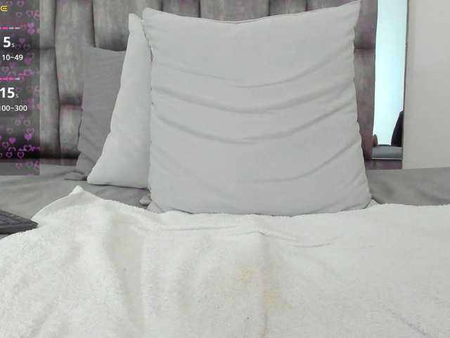 le modèle AlicyaOccean est en webcam porno dans un show sur le site bongacams, il possède les tags suivants: Latino/Hispanic,Brunette,Hairy