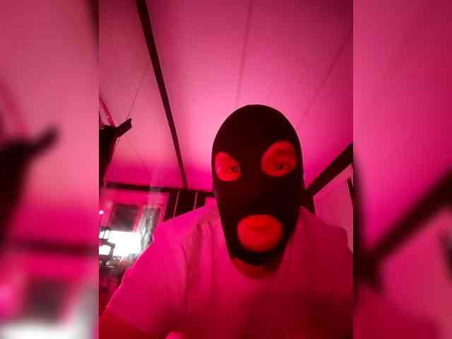 Kroxa27gypo77f webcam