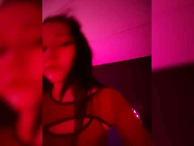 Kroxa27gypo77f webcam