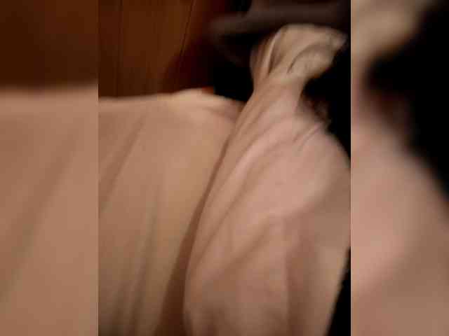 Kroxa27gypo77f webcam