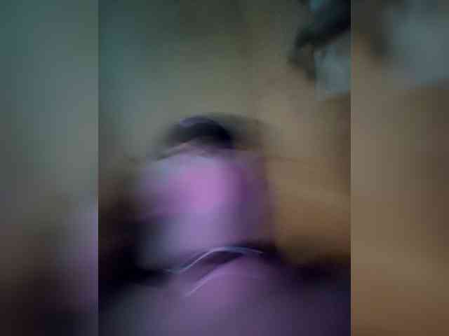 Kroxa27gypo77f webcam