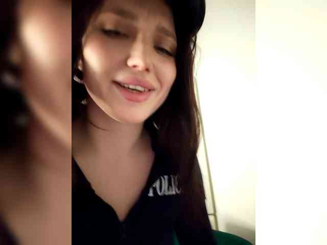 Kroxa27gypo77f webcam