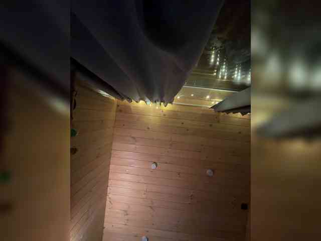 Kroxa27gypo77f webcam