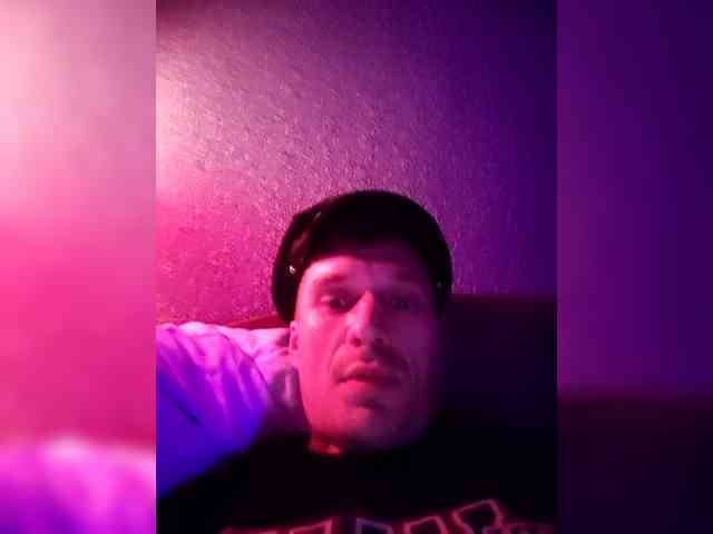 Kroxa27gypo77f webcam