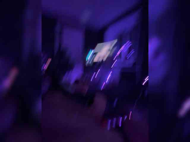 Kroxa27gypo77f webcam