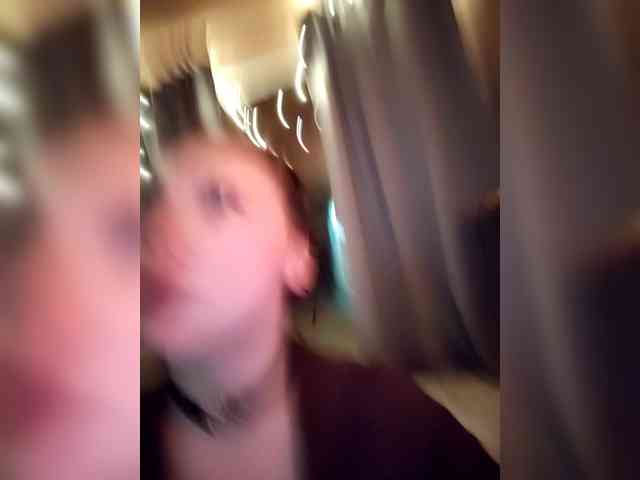 Kroxa27gypo77f webcam