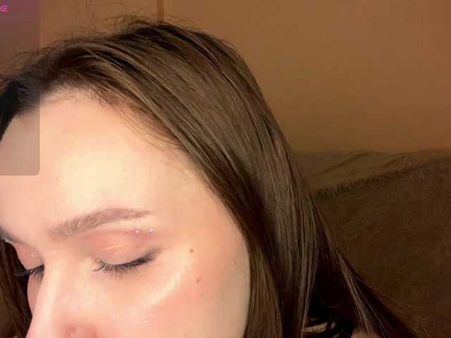 HollieDurand's BongaCams show and profile