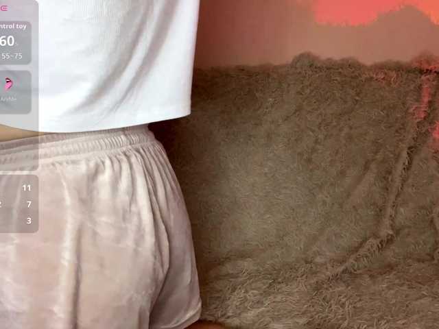 HollieDurand's BongaCams show and profile