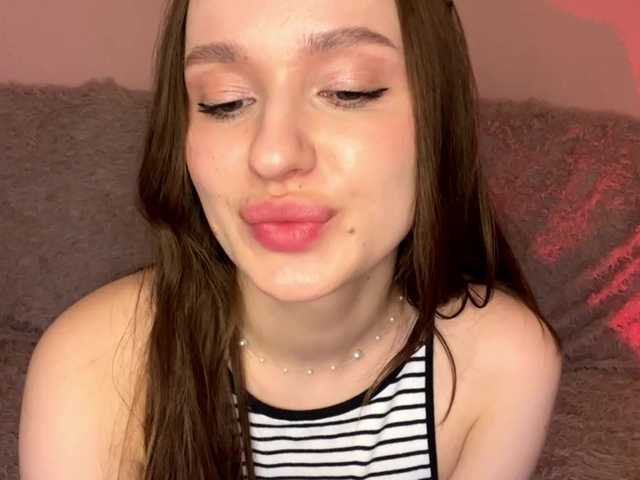 HollieDurand's BongaCams show and profile