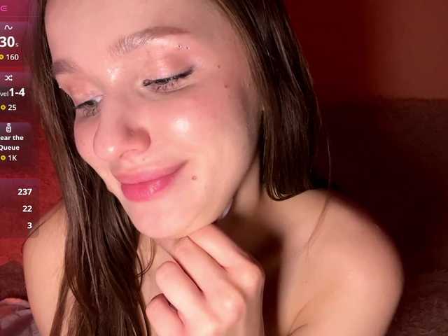 HollieDurand's BongaCams show and profile