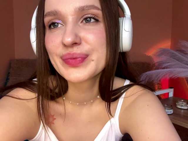 HollieDurand's BongaCams show and profile