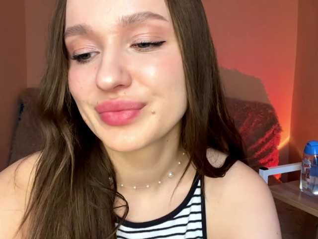 HollieDurand's BongaCams show and profile