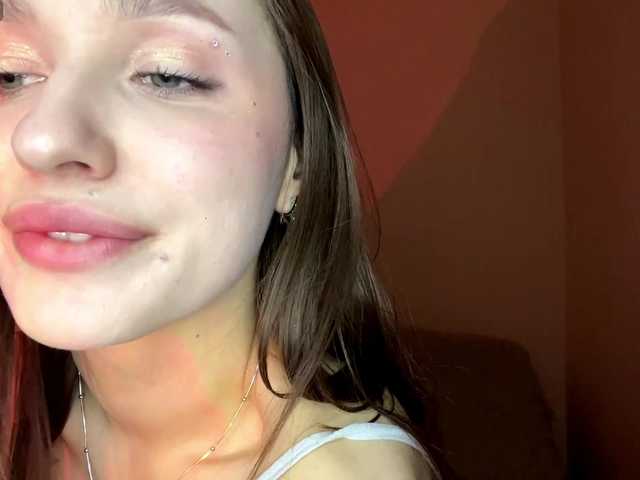 HollieDurand's BongaCams show and profile