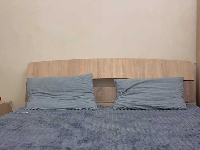 Sexy-Fox69's BongaCams show and profile