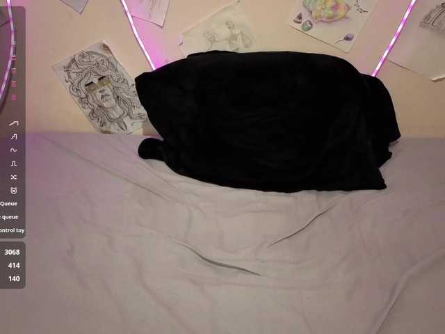 Sexy-Fox69's BongaCams show and profile