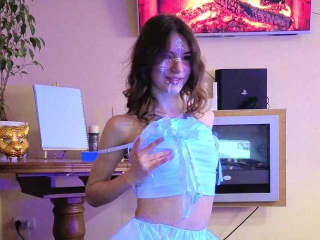 Sexy-Fox69's BongaCams show and profile