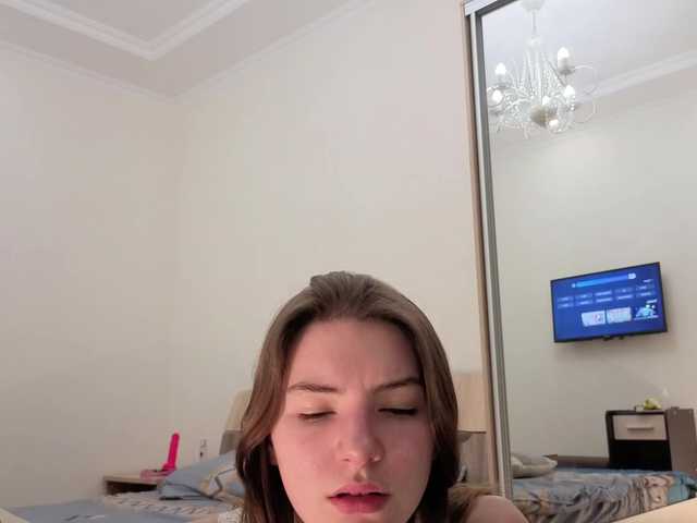 Sexy-Fox69's BongaCams show and profile