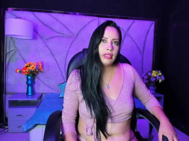 Ashleymontenegro's BongaCams show and profile