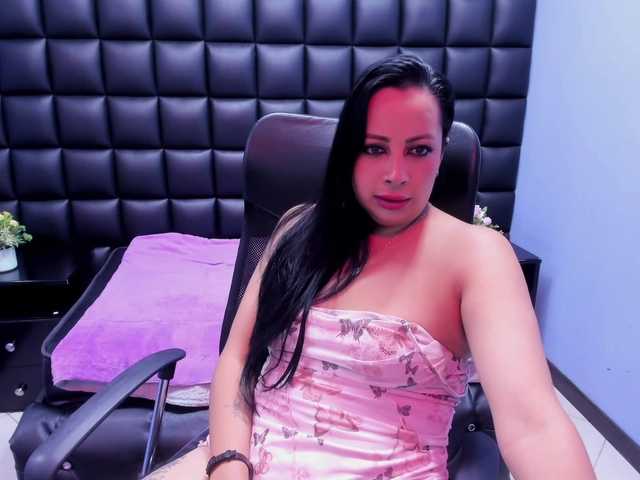 Ashleymontenegro's BongaCams show and profile