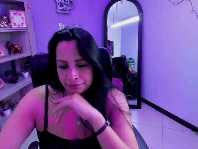 Ashleymontenegro webcam