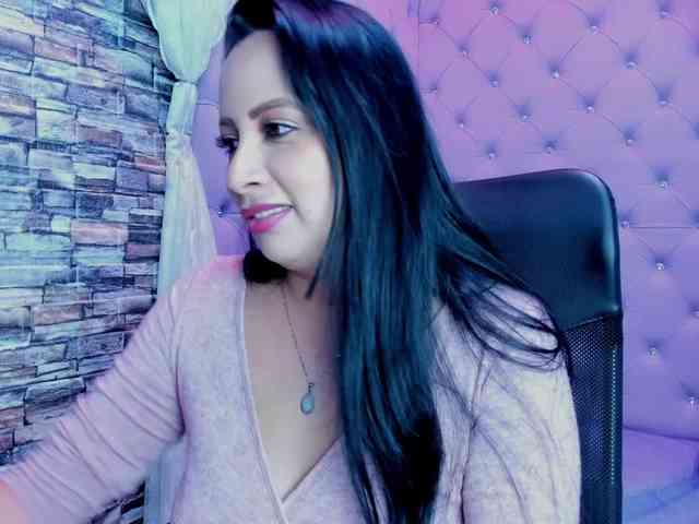 Ashleymontenegro webcam