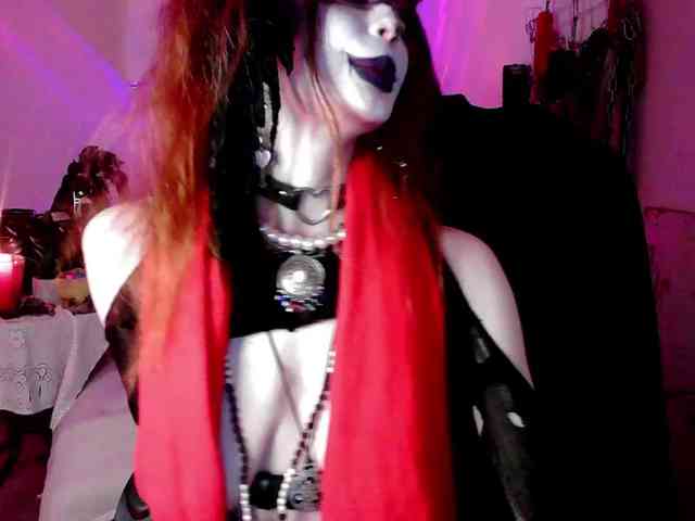 EmpressMorrigan webcam