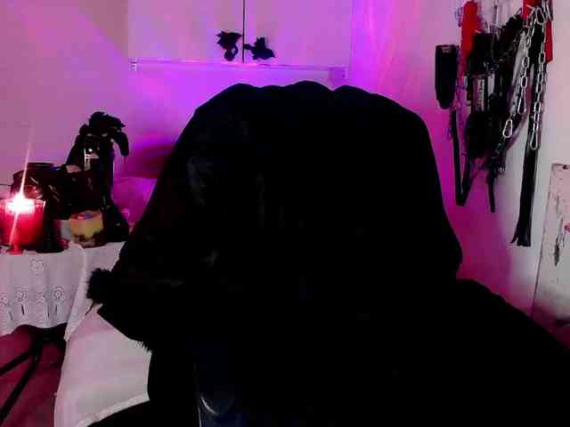 EmpressMorrigan webcam