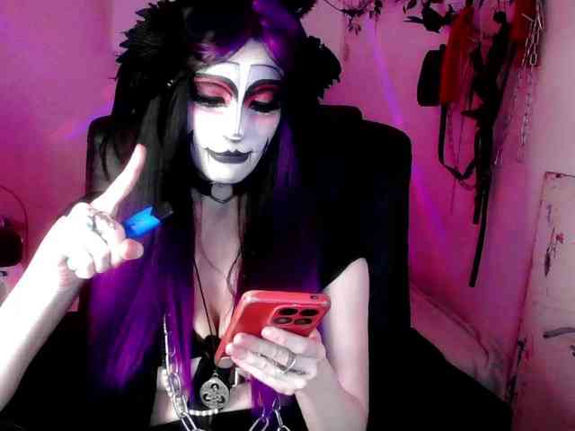 EmpressMorrigan webcam