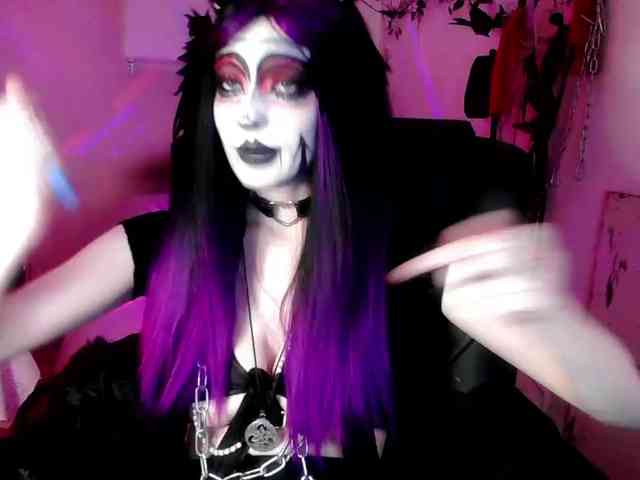 EmpressMorrigan webcam