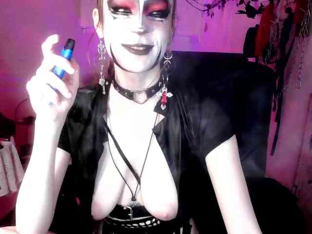 EmpressMorrigan webcam
