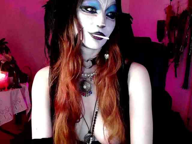 EmpressMorrigan webcam