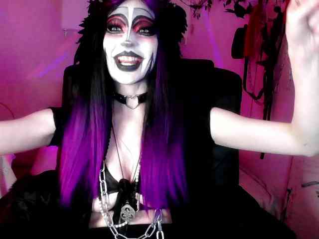 EmpressMorrigan webcam