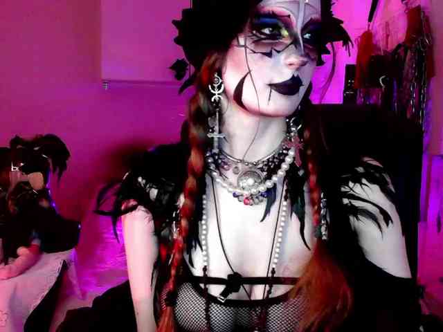 EmpressMorrigan webcam